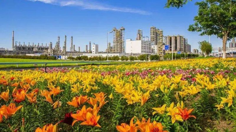 工程塑料与金属材料：性能对比与应用解析